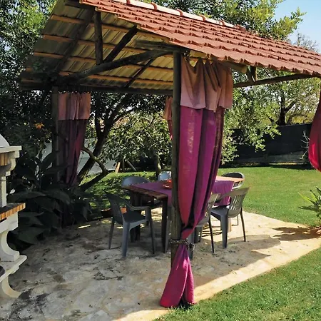 Areia Sleeps 5 Wifi Villa *