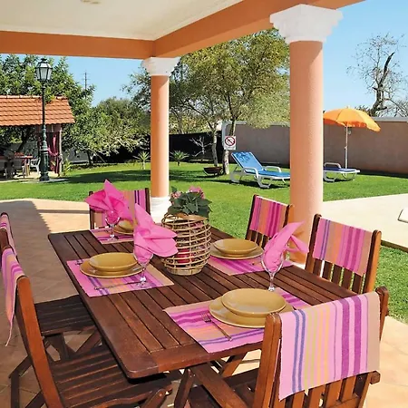 Areia Sleeps 5 Wifi