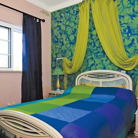 Areia Sleeps 5 Wifi Villa *