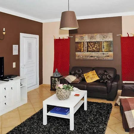 Areia Sleeps 5 Wifi Villa